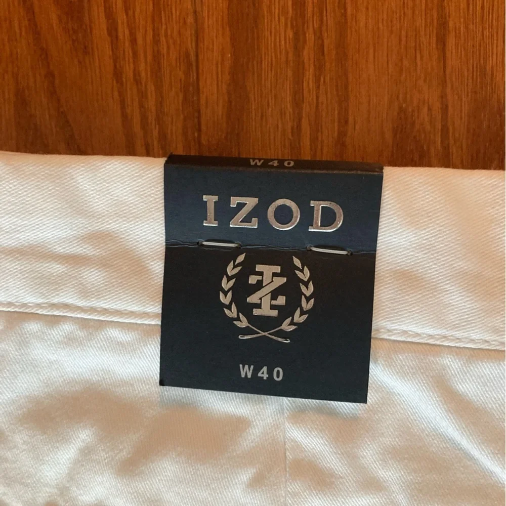 Izod White Shorts Size 40 New With Tags belt loops